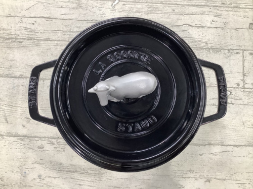 STAUBの横浜川崎中古家具情報