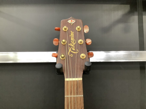エレアコギターのTakamine