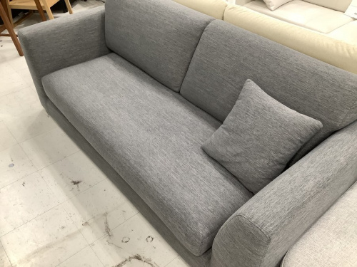 生活家具のテーブル