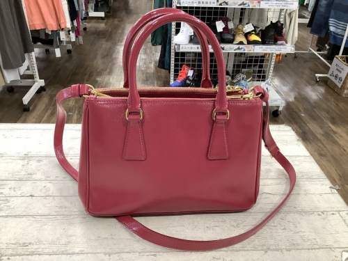 2WAYバッグのPRADA