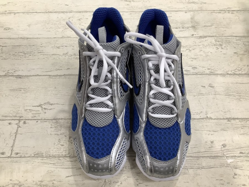 スニーカーのNIKE