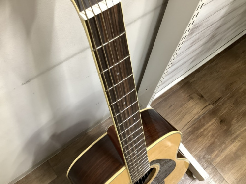 アコースティックギターのYAMAHA