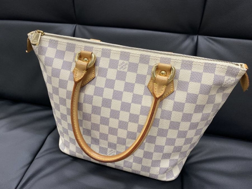 ブランド・ラグジュアリーのLOUIS VUITTON