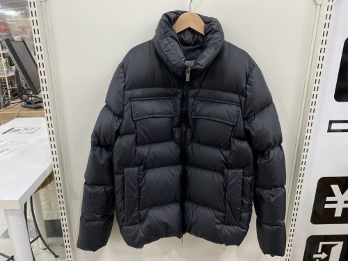 アウターのダウンジャケット