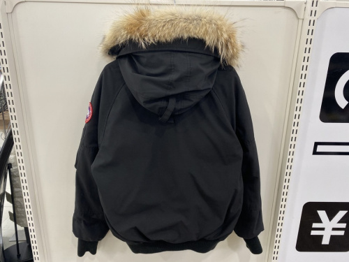 チリワックボンバージャケットのCANADA GOOSE