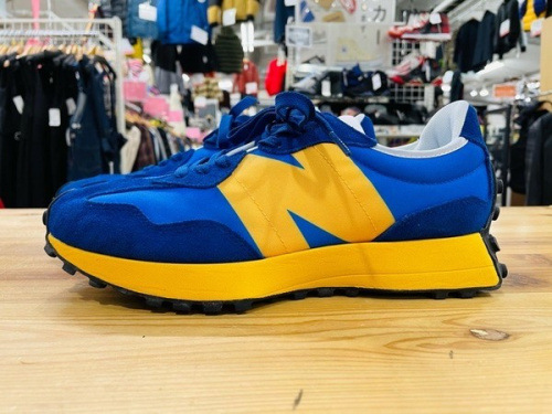 スニーカーのNEW BALANCE
