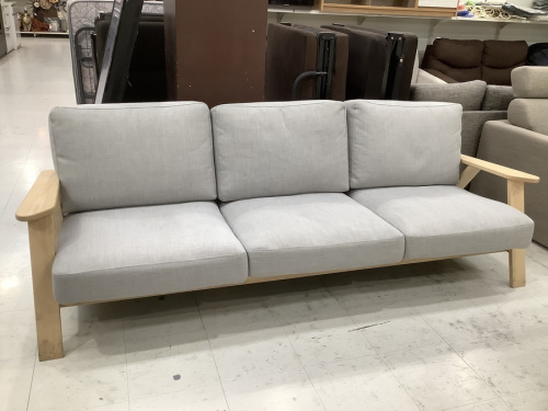 3人掛けソファーの弘益