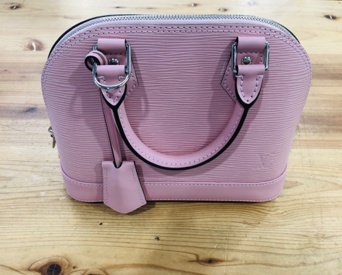 LOUIS VUITTON(ルイヴィトン)のミュゼットタンゴ