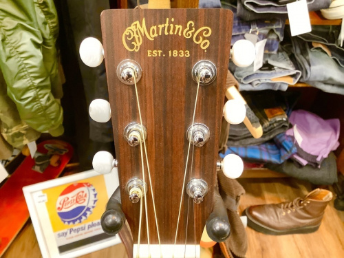 ギターのエレクトリックアコースティックギター