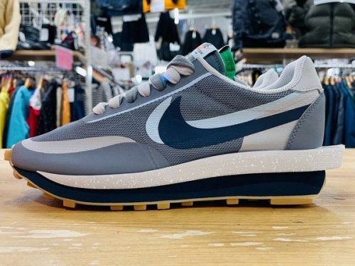 NIKEのsacai