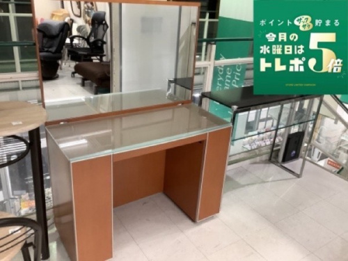 収納家具のドレッサー