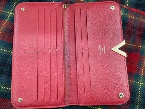 長財布のLOUIS VUITTON