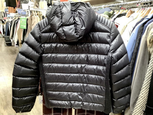 ダウンジャケットのPRADA