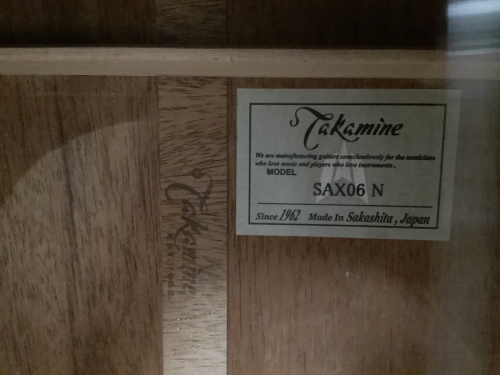 アコースティックギターのTakamine