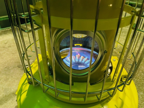 キャンプのテント