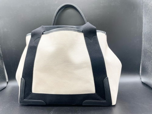 バッグのハンドバッグ