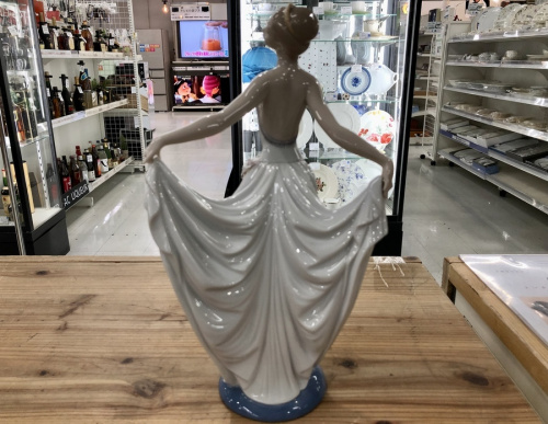 フィギュリンのLLADRO