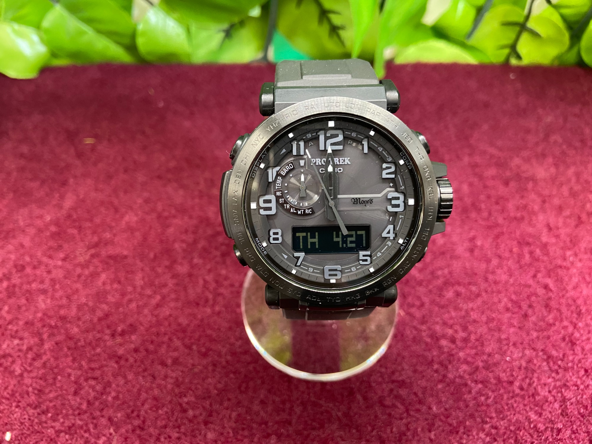 CASIO PRO TREK(カシオ プロトレック）とMonro(モンロ)のコラボ