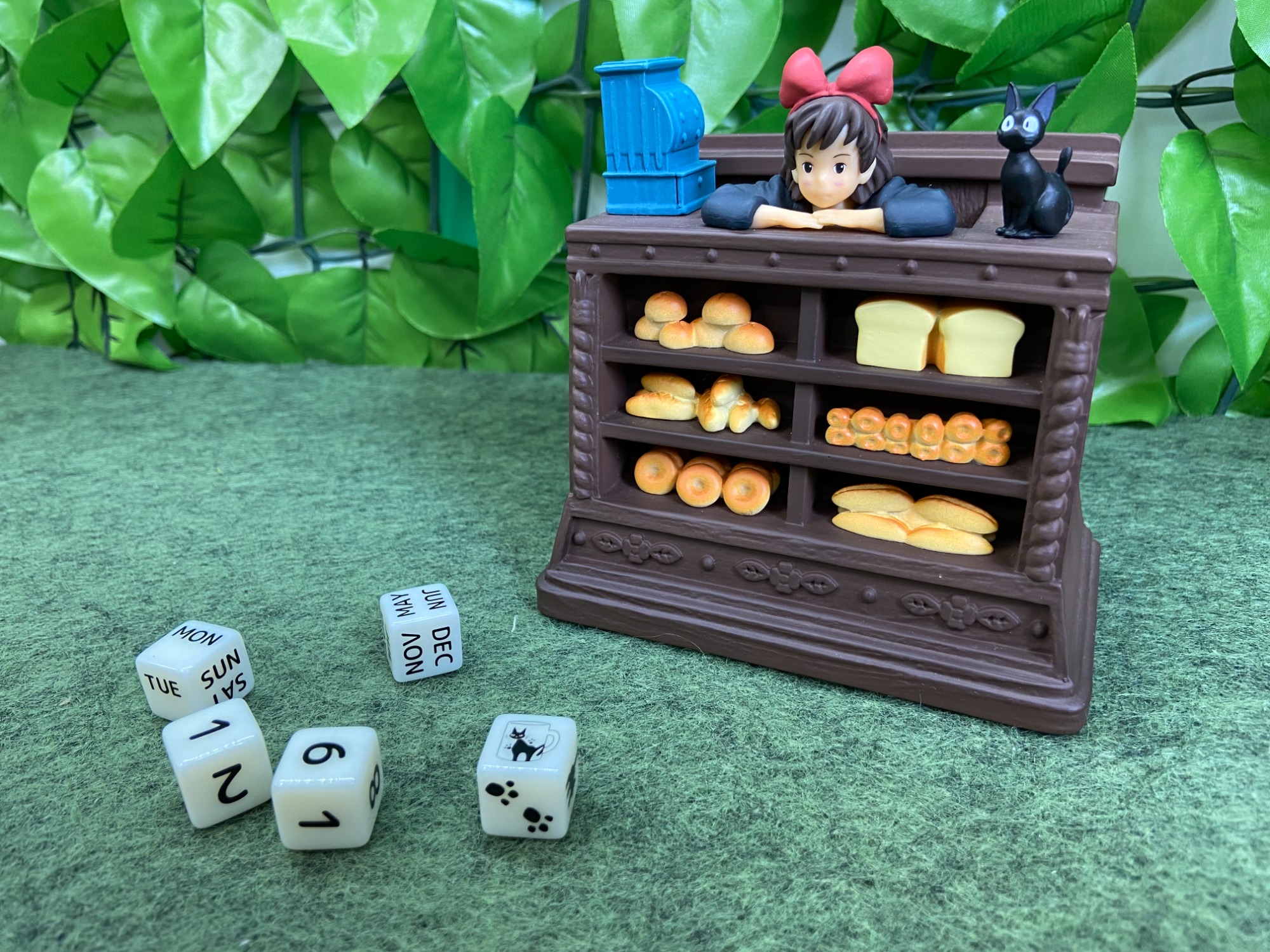 可愛さ100点！キキとジジのお店番万年カレンダーが入荷しました