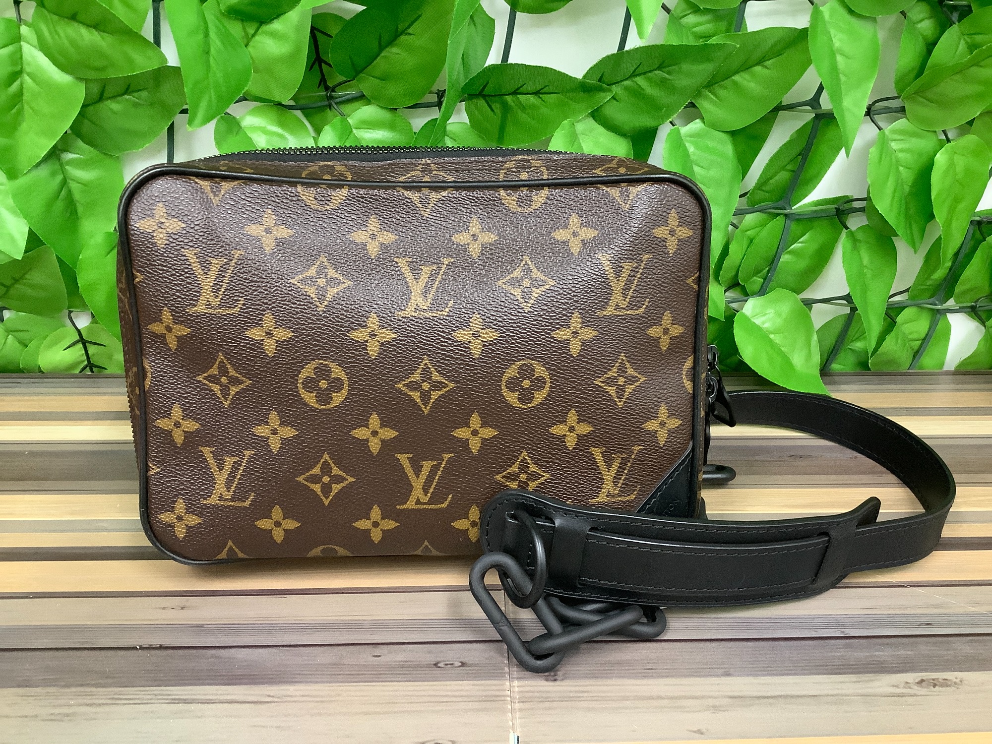 ブランドバッグ買取強化中です☆】Louis VuittonとPRADAをご紹介します