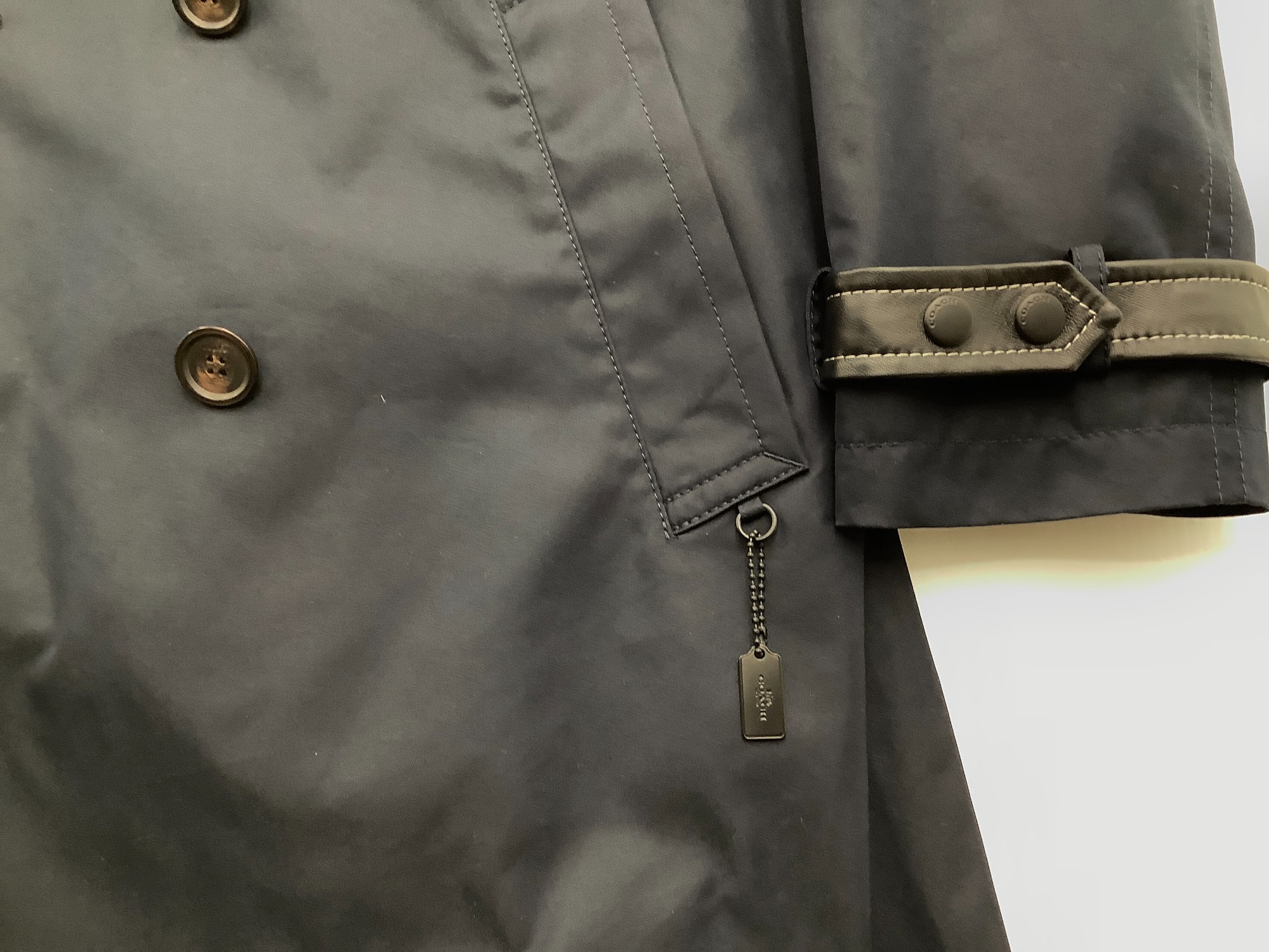 COACH/コーチ】大人なメンズトレンチコートが新入荷！｜2024年12