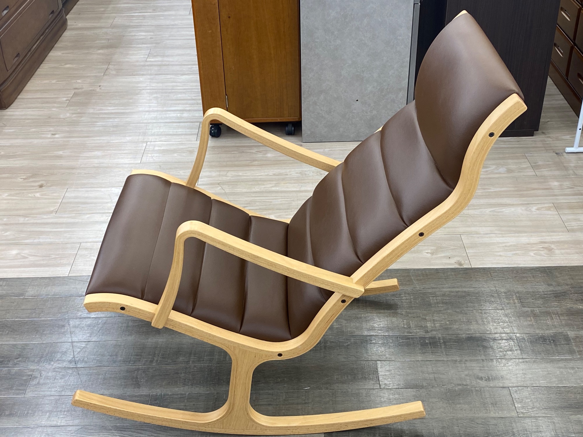 天童木工のロッキングチェアーのご紹介！（トレファク寝屋川） 新入荷！】天童木工のロッキングチェアーをご紹介します☆彡｜2025年09