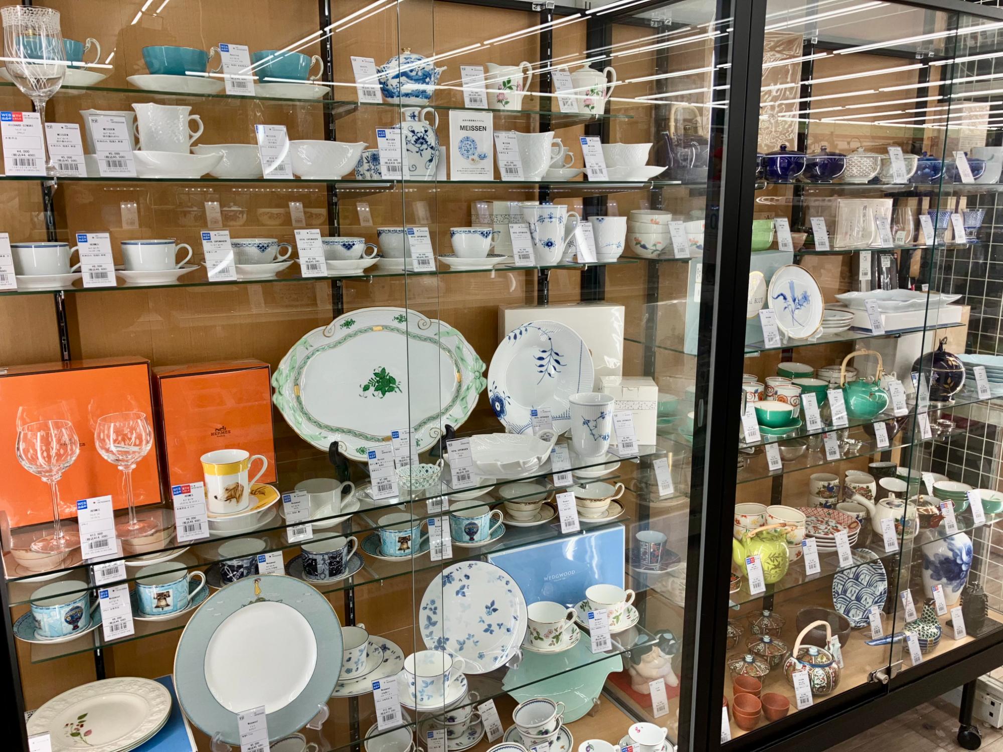 食器棚のご紹介！（トレファク寝屋川） お買い物も買取も！】トレファク寝屋川店の売場をご紹介♪【食器