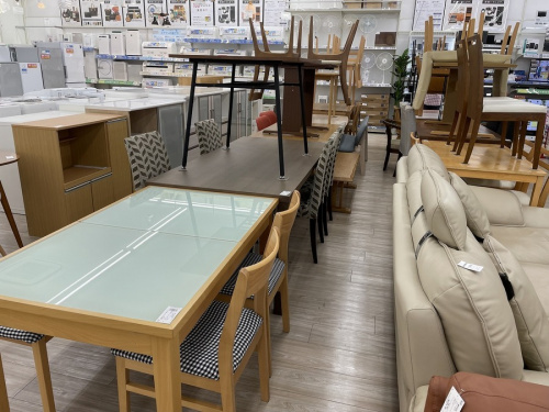 中古家具のダイニング