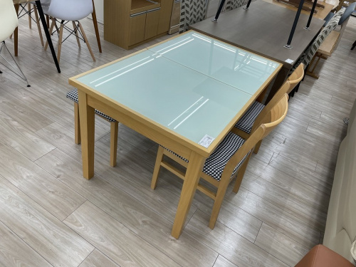 ダイニングのソファー