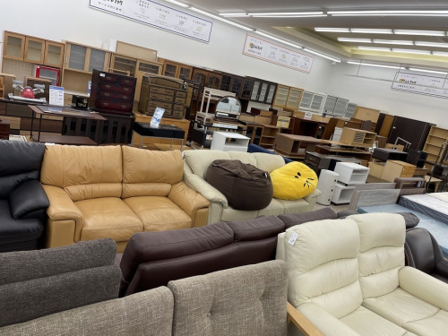 リサイクルショップの中古家具