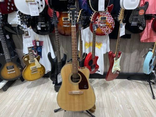 アコースティックギターのエレキアコースティックギター