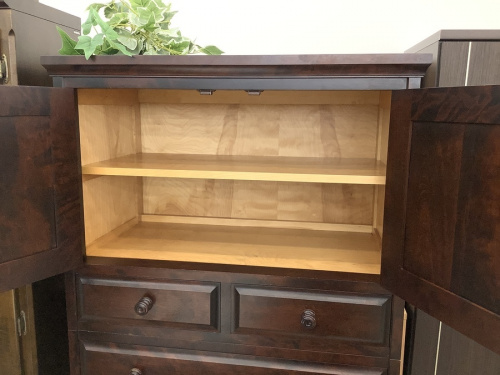 チェストの本棚