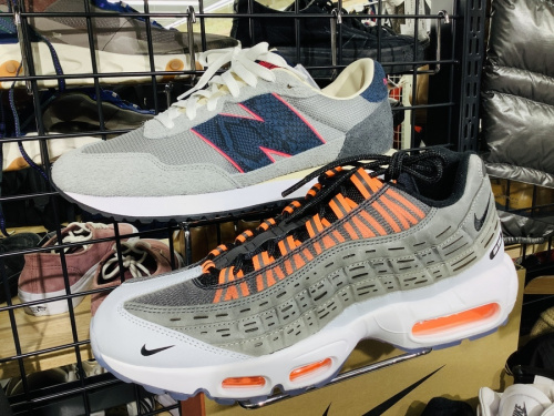 スニーカーのNIKE
