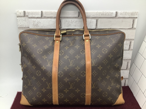 LOUIS VUITTONのバッグ