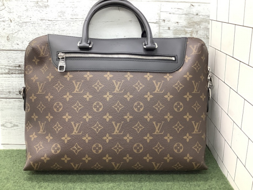 LOUIS VUITTONのハンドバッグ