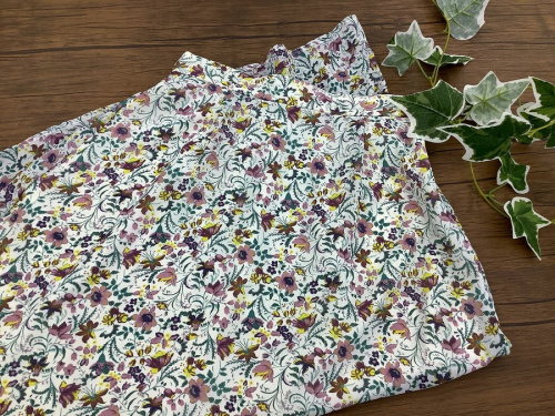 ライトアウターのスカート