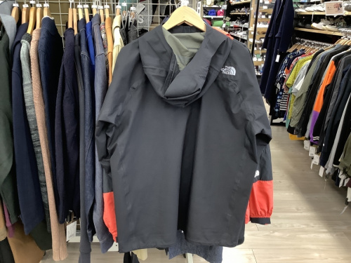 ノースフェイスのクライムライトジャケット