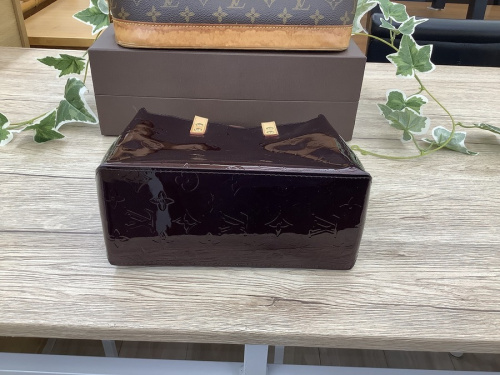 ヴェルニのモノグラム