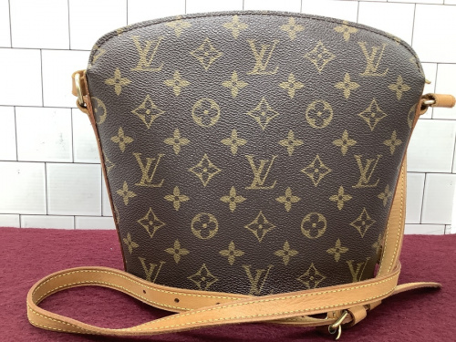 バッグのLOUIS VUITTON