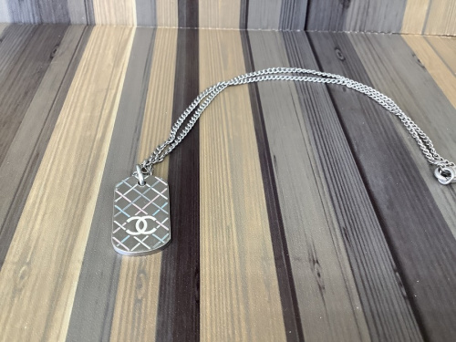 ネックレスのバングル