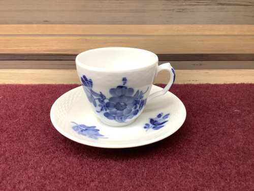 洋食器のカップ
