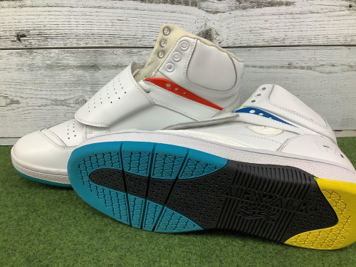 スニーカーの靴