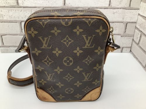 PRADAのLOUIS VUITTON