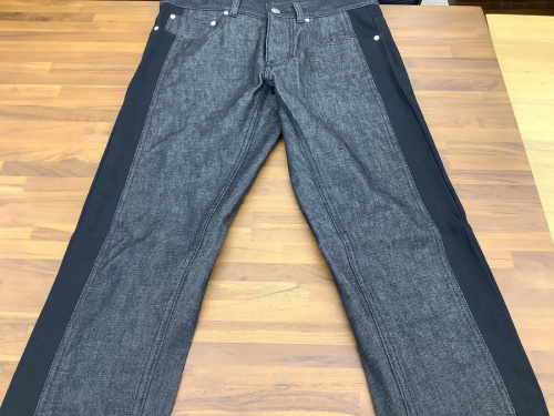 ジーンズの夏物