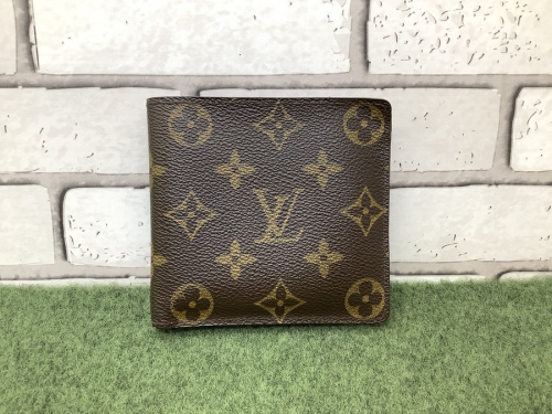 LOUIS VUITTONのGUCCI