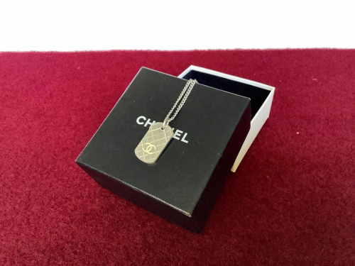 中古アクセサリーのサングラス