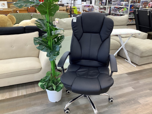 ラックのチェア