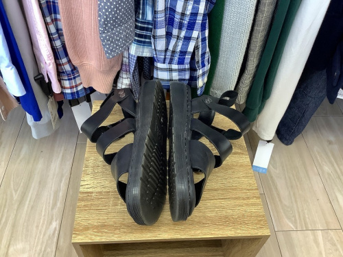 REEBOKの寝屋川