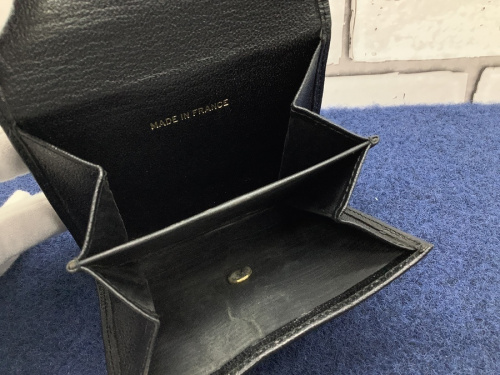 三つ折り財布の長財布