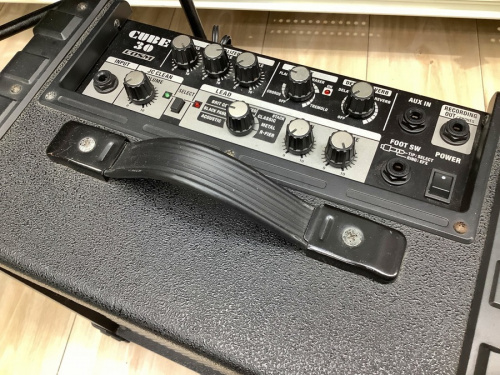 アンプのベース